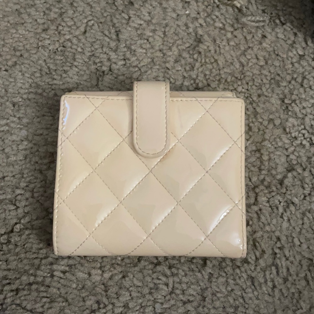 Chanel Wallet - Picture 2 of 10